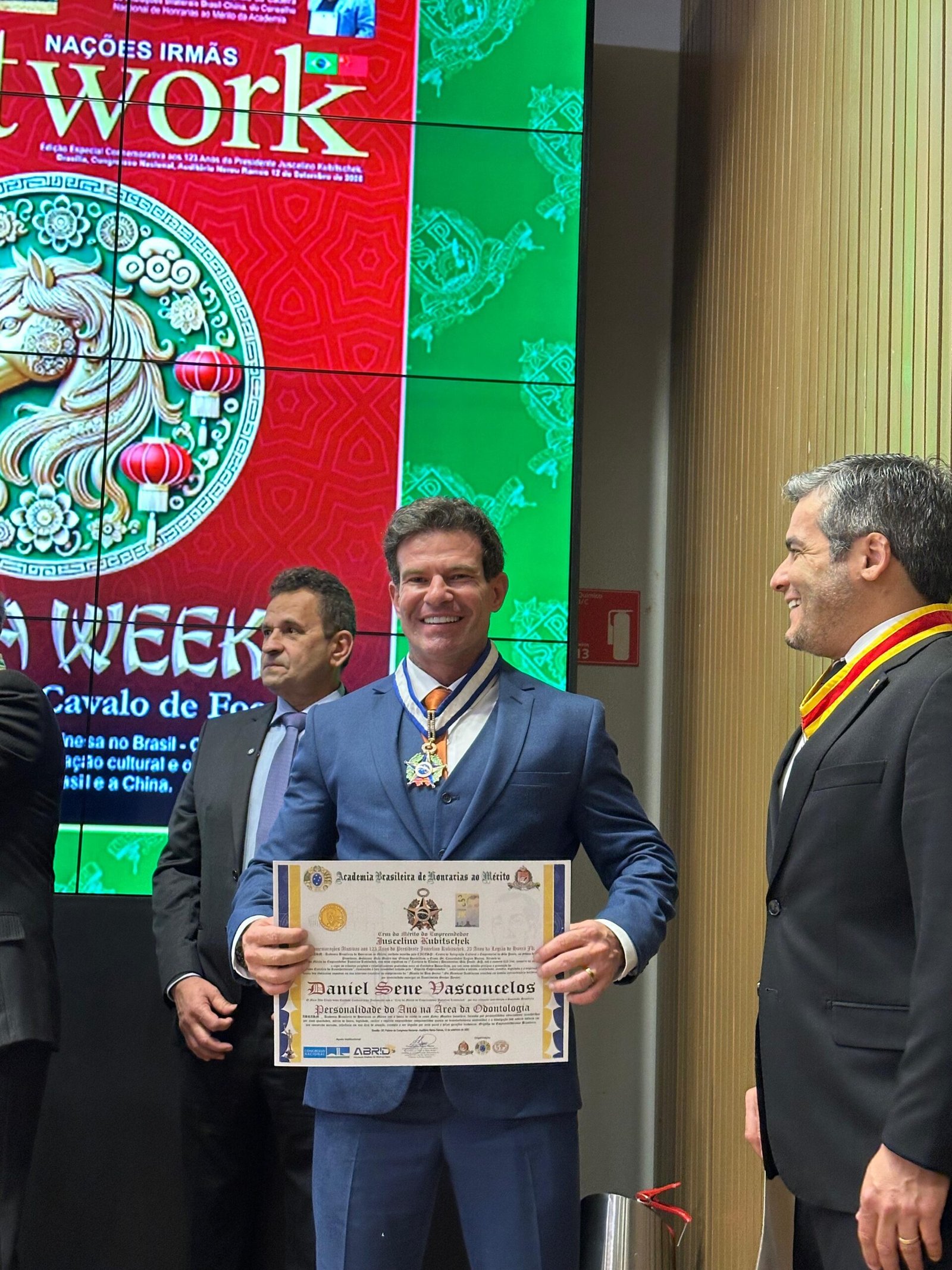 Dr. Daniel Sene é homenageado em Sessão Solene em Brasília