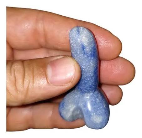 Consulta pediátrica com medição do comprimento peniano esticado